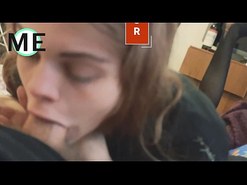 ❤️ Πούτσος στο λαιμό της, σκισμένο καλσόν και σκισμένα τακούνια ❤️❌ Ποιότητα σεξ ️❤